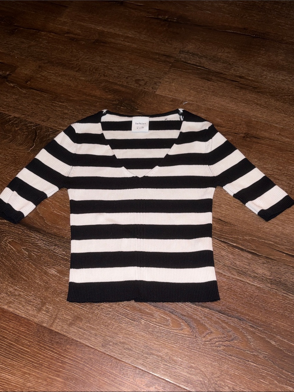 Lefties Ribbed VNeck Crop top EUC Eur S Mex 26
